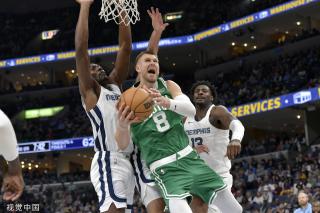 球员配合默 球员配合默