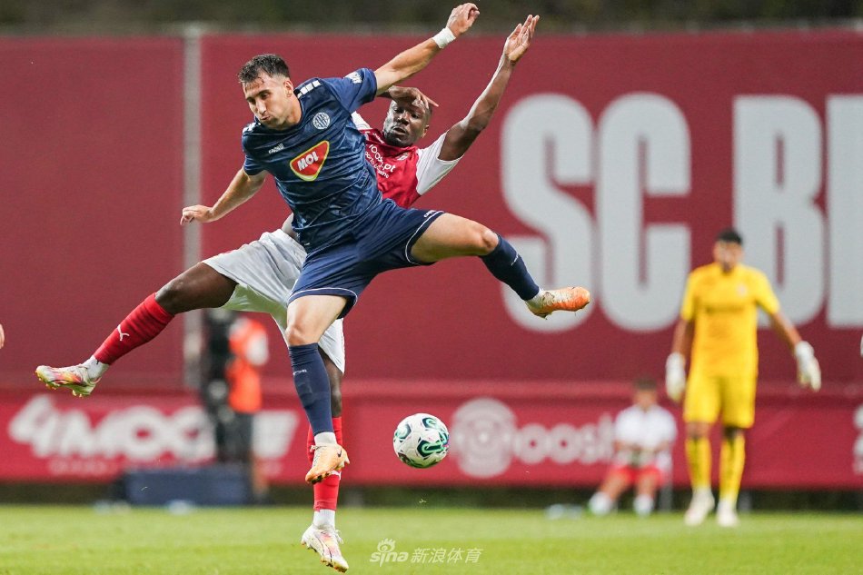 他不仅在内 他不仅在内